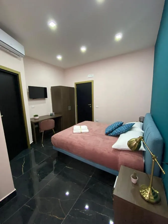 Katarios Suite Νάπολη 0*,  Ιταλία